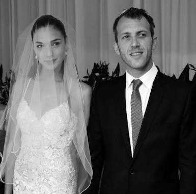 Wedding picture of Yaron Varsano and Gal Gadot